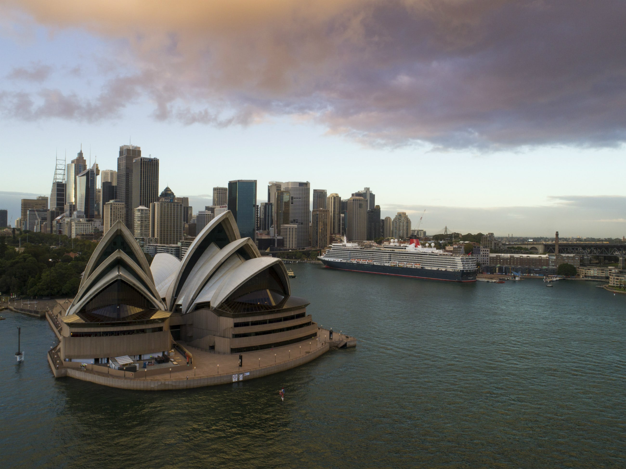 Queen Elizabeth in Sydney Harbour (1)